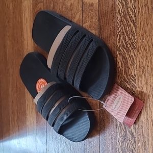 Havianas black slides. US Size women's 6/men's 5